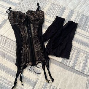 EUC Victoria’s Secret, 34C boudoir with thigh highs